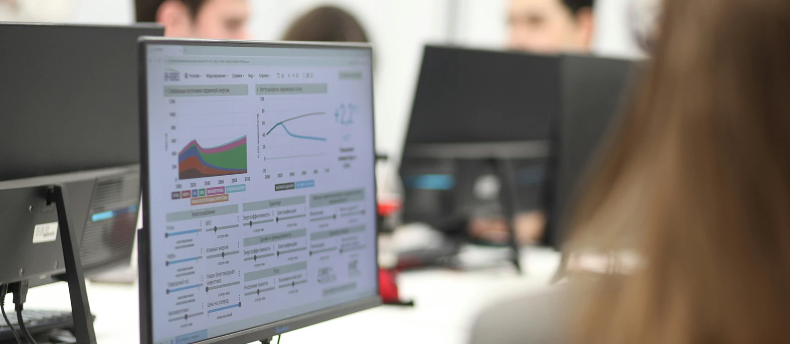 Estudio Rankmi Latam 2022: industrias de tecnología y telecomunicaciones son mejor evaluadas en clima laboral durante la pandemia