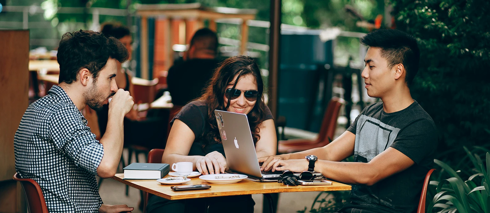 Cómo es la nueva fuerza laboral: millennials y centennials integrarán más del 75% del capital humano en 2025